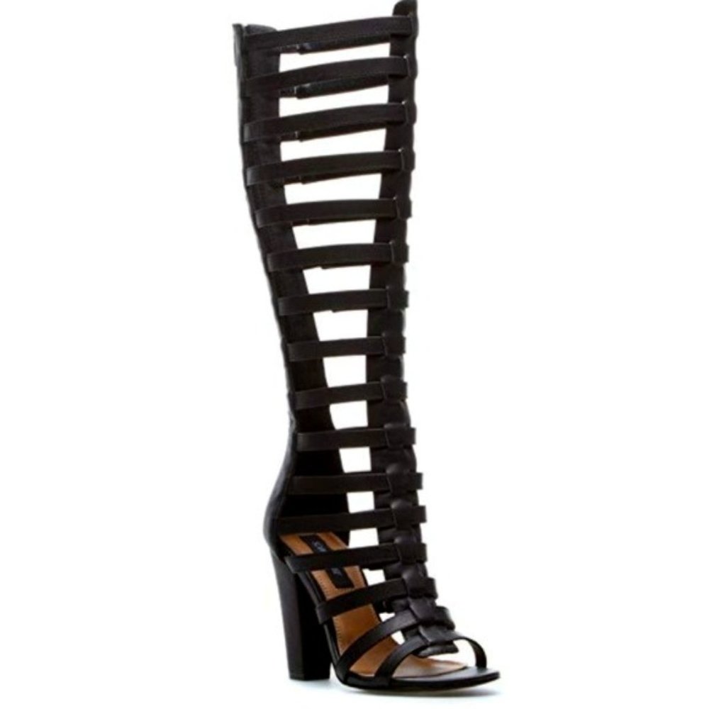 xx IZABELLA RUE Violeta Cage Vegan Boots Sz 9 EUC - Picture 4 of 7